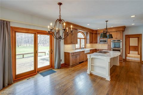 7279 Rollingbrook Trl, Solon, OH 44139 photo 4