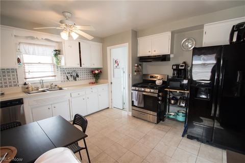 788 Glenhurst Rd, Willowick, OH 44095 photo 4