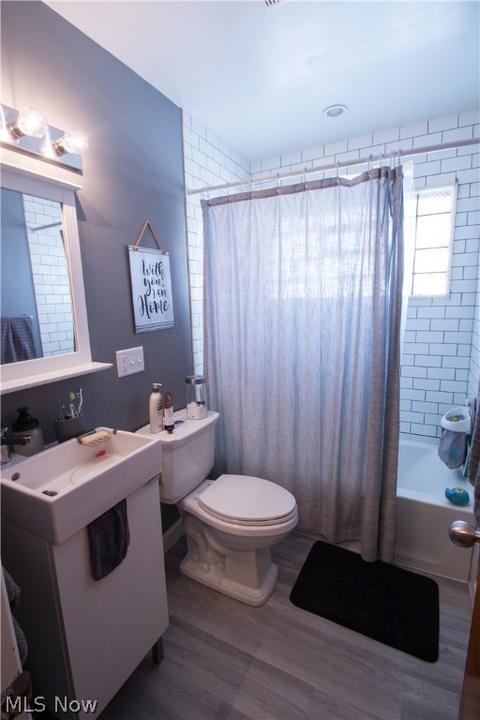 788 Glenhurst Rd, Willowick, OH 44095 photo 6