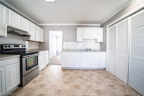 416 Ambler Dr, Elyria, OH 44035 photo 8