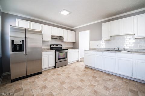 416 Ambler Dr, Elyria, OH 44035 photo 9