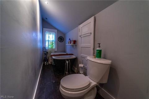 1160 Linden Ave, Akron, OH 44310 photo 18