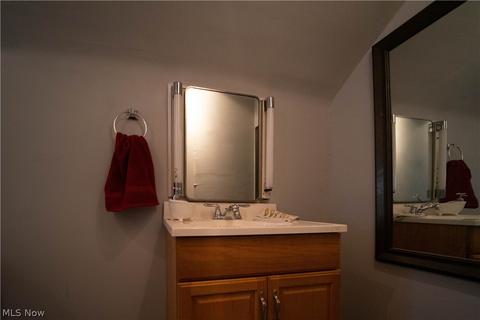 1160 Linden Ave, Akron, OH 44310 photo 17