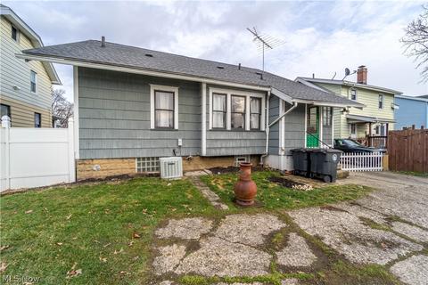 1160 Linden Ave, Akron, OH 44310 photo 3