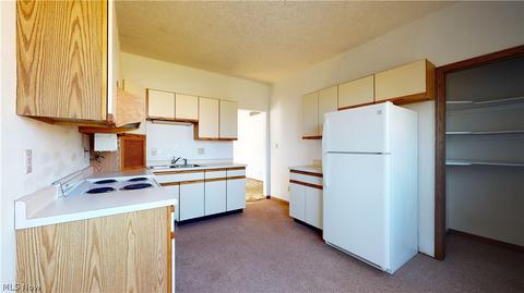 304 Walnut St, Belpre, OH 45714 photo 6