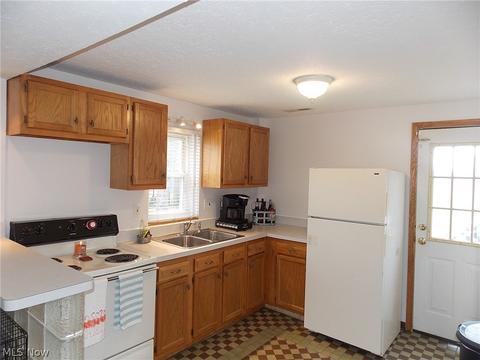 261 Baldwin St, Wadsworth, OH 44281 photo 3
