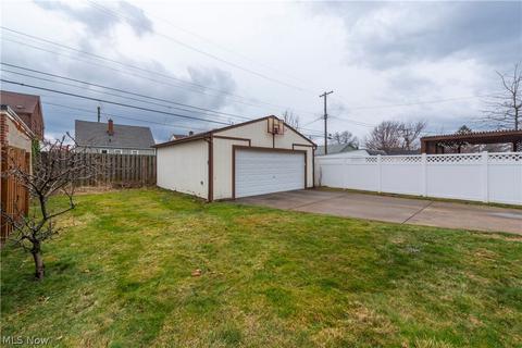 6911 Gerald Ave, Parma, OH 44129 photo 4