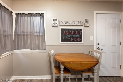 666 Plainfield Rd, Akron, OH 44312 photo 7
