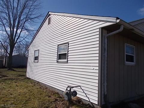 731 Purdue Ave, Elyria, OH 44035 photo 2
