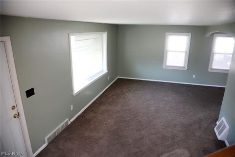 371 Longfellow St, Elyria, OH 44035 photo 6
