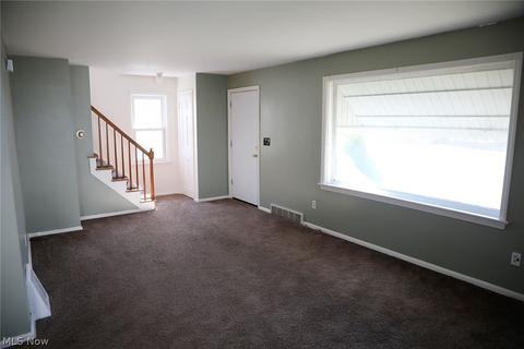 371 Longfellow St, Elyria, OH 44035 photo 3