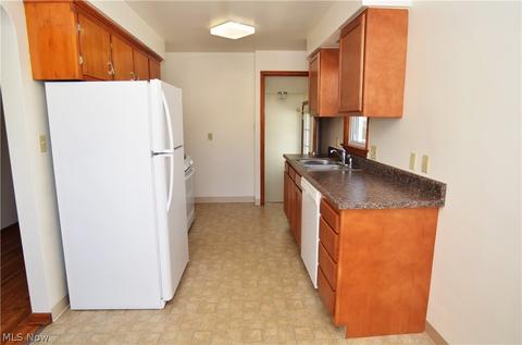 5415 Morningside Dr, Parma, OH 44129 photo 11