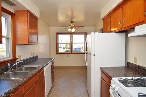 5415 Morningside Dr, Parma, OH 44129 photo 9