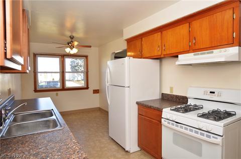 5415 Morningside Dr, Parma, OH 44129 photo 10