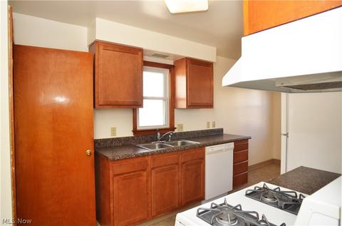 5415 Morningside Dr, Parma, OH 44129 photo 8