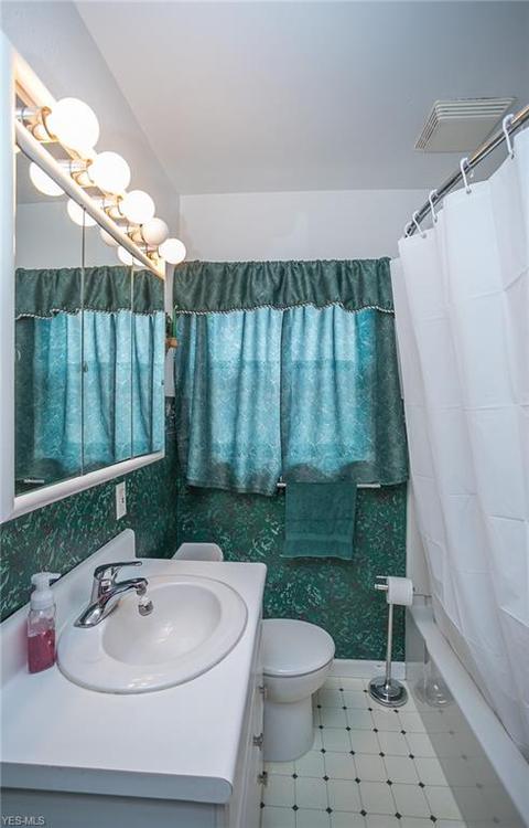 6903 Charles Ave, Parma, OH 44129 photo 14
