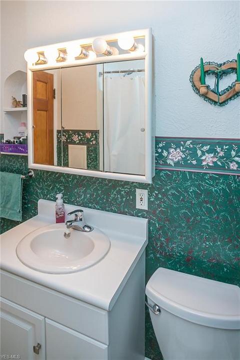 6903 Charles Ave, Parma, OH 44129 photo 15