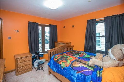 6903 Charles Ave, Parma, OH 44129 photo 18