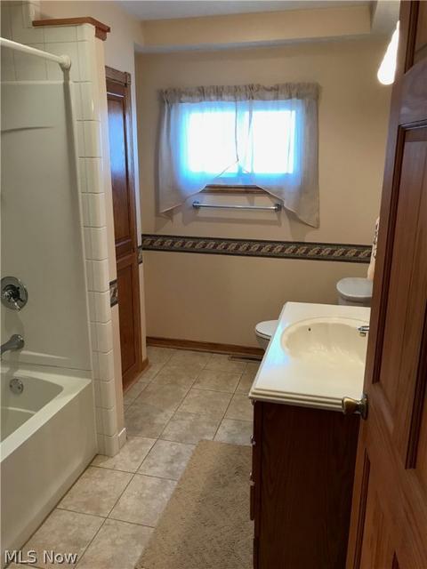 429 E 5th St, Dover, OH 44622 photo 11