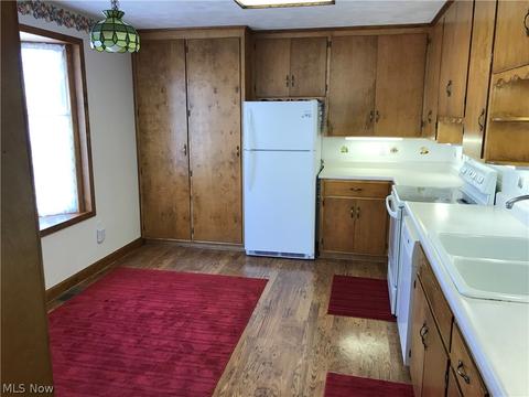 429 E 5th St, Dover, OH 44622 photo 8