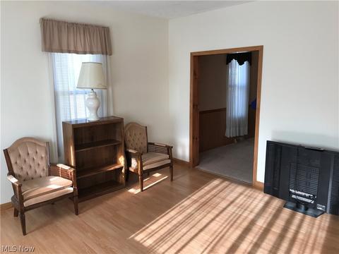 429 E 5th St, Dover, OH 44622 photo 6