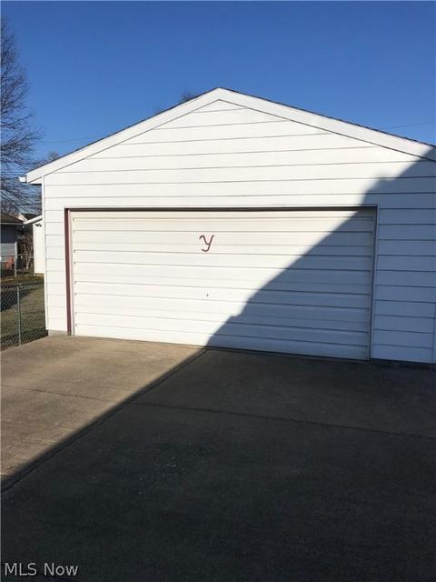 429 E 5th St, Dover, OH 44622 photo 3