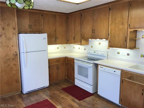 429 E 5th St, Dover, OH 44622 photo 9