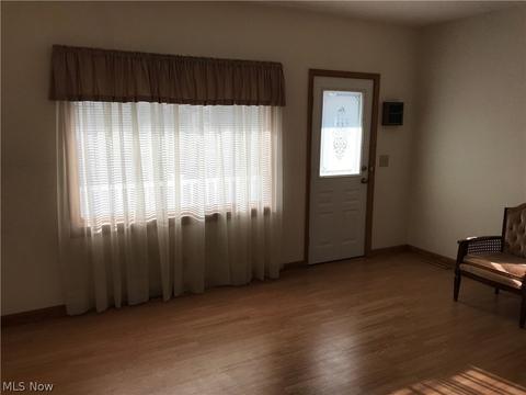 429 E 5th St, Dover, OH 44622 photo 5