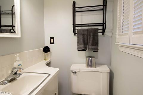 55 E 207th St, Euclid, OH 44123 photo 10