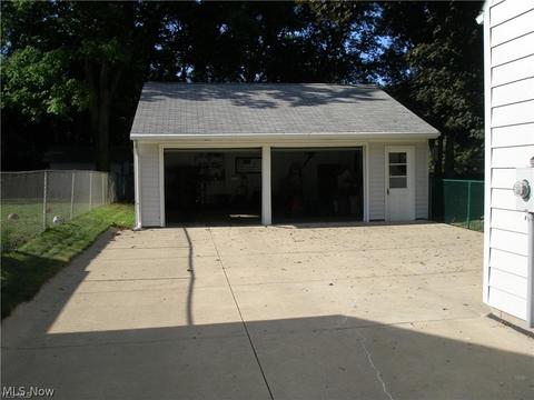 33 Pinehurst Rd, Munroe Falls, OH 44262 photo 4