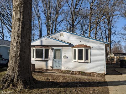 612 Delaware Ave, Elyria, OH 44035 photo 1