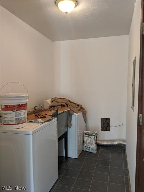 612 Delaware Ave, Elyria, OH 44035 photo 9