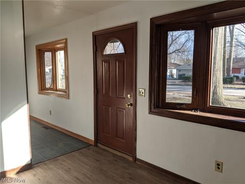 612 Delaware Ave, Elyria, OH 44035 photo 2