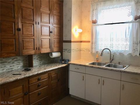 211 Cornell Ave, Elyria, OH 44035 photo 9