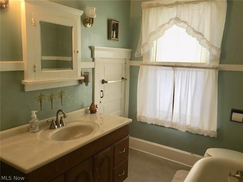 211 Cornell Ave, Elyria, OH 44035 photo 12