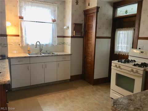 211 Cornell Ave, Elyria, OH 44035 photo 6