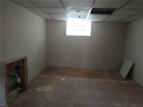 10 Phillips Ct, Elyria, OH 44035 photo 16