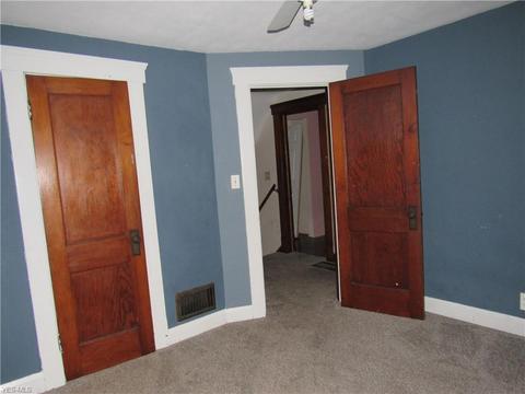 10 Phillips Ct, Elyria, OH 44035 photo 9