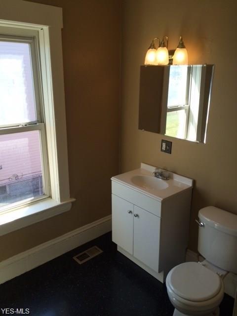 1701 E 29th St, Lorain, OH 44055 photo 8