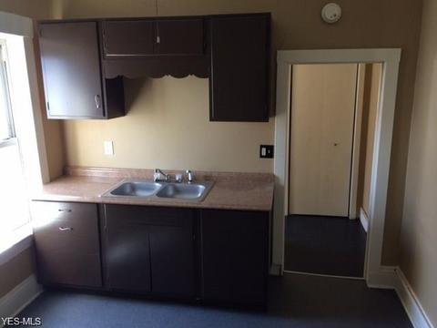 1701 E 29th St, Lorain, OH 44055 photo 9