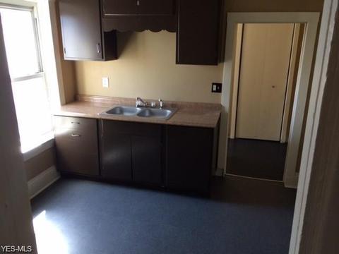 1701 E 29th St, Lorain, OH 44055 photo 5