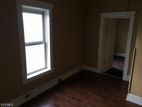 1701 E 29th St, Lorain, OH 44055 photo 16