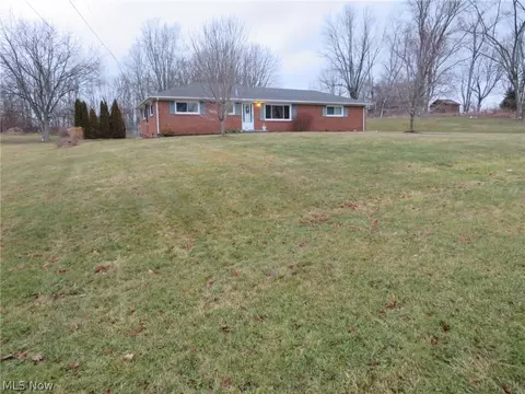 1971 State St NE, Canton, OH 44721 photo 1