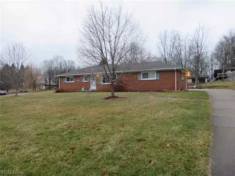 1971 State St NE, Canton, OH 44721 photo 2