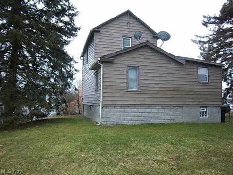 416 Devitt Ave, Campbell, OH 44405 photo 4