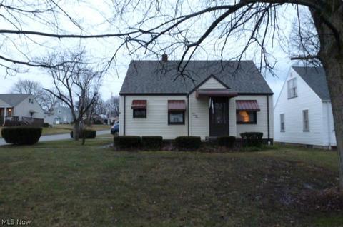 391 Poland Ave, Struthers, OH 44471 photo 2
