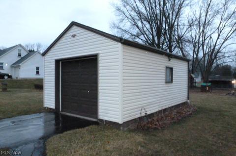 391 Poland Ave, Struthers, OH 44471 photo 4