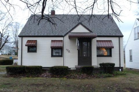 391 Poland Ave, Struthers, OH 44471 photo 1