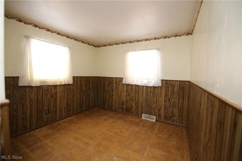 3911 Root Ave NE, Canton, OH 44705 photo 13
