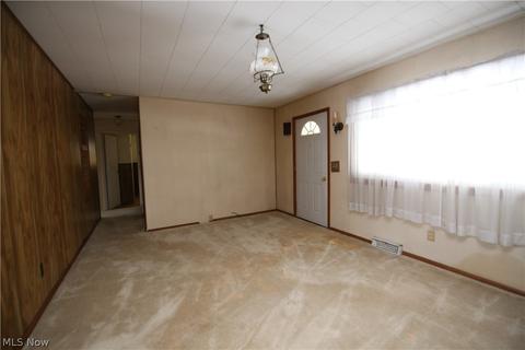 3911 Root Ave NE, Canton, OH 44705 photo 9